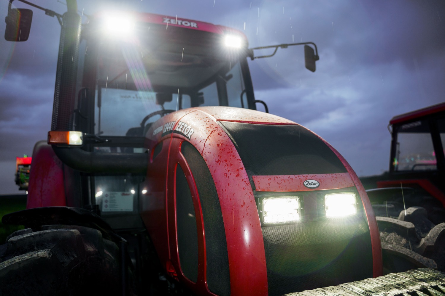 Kompletny-pakiet-LED-Zetor-Proxima-Forterra-przod